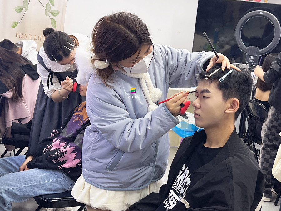 0基礎化妝培訓 | 南寧化妝真人實操